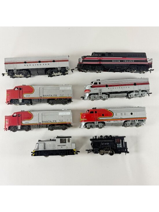 Lionel Other - HO Locomotives Lot of 8 Santa Fe Burlington Rock Island & Others Parts As Is